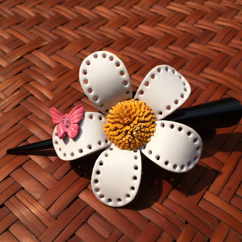 Flower Hair Clip / White Leather Daisy & Butterfly
