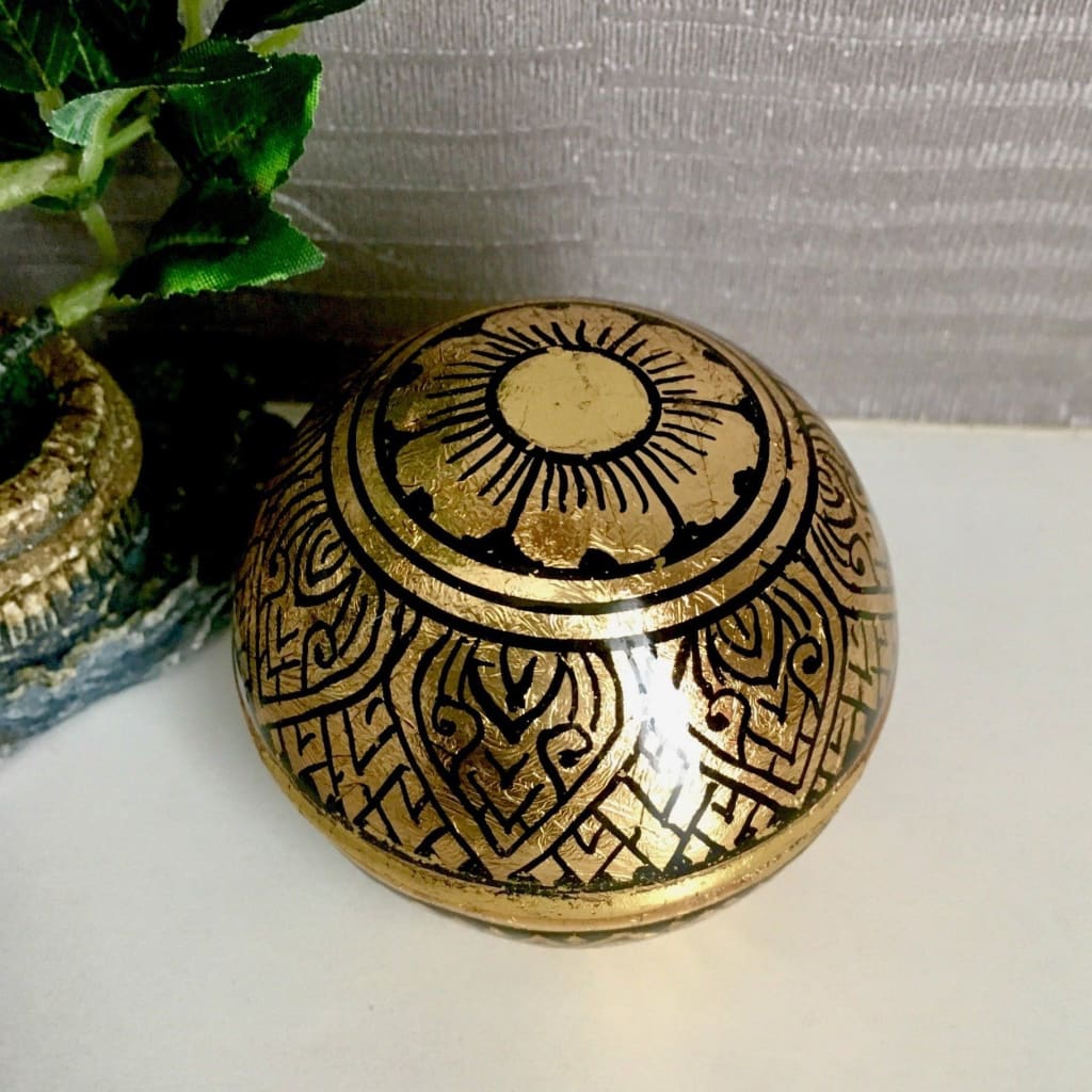 Thai Lacquerware Keepsake Box | Gold Leafed | Round Flower Ball - Thai Handicrafts